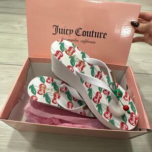 NIB Juicy Couture cherry platform flip flops sandals size 8  Looks like vintage